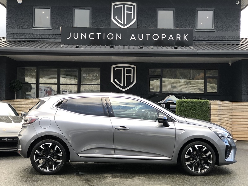 Renault Clio TCe techno - U1830