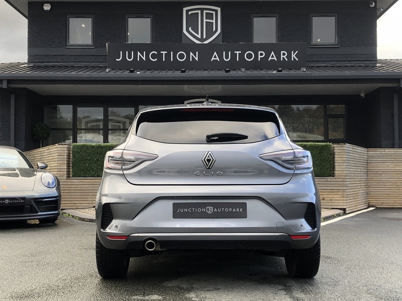 Renault Clio TCe techno - U1830