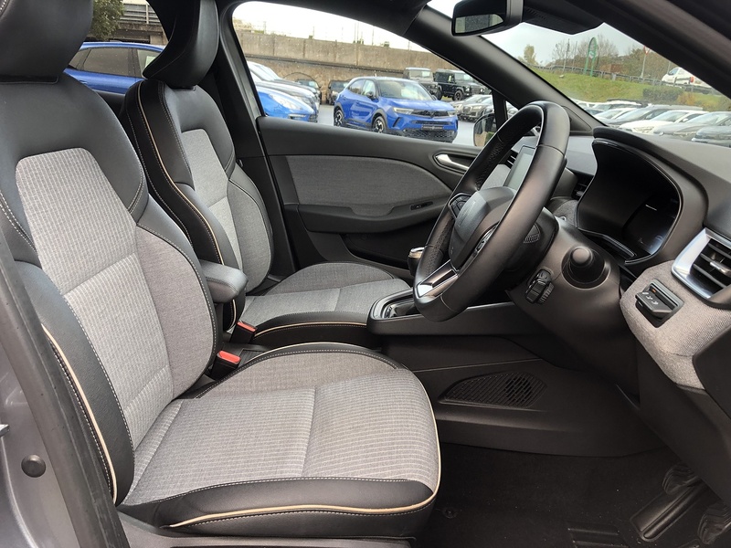 Renault Clio TCe techno - U1830