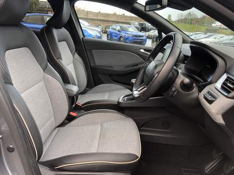 Renault Clio TCe techno - U1830