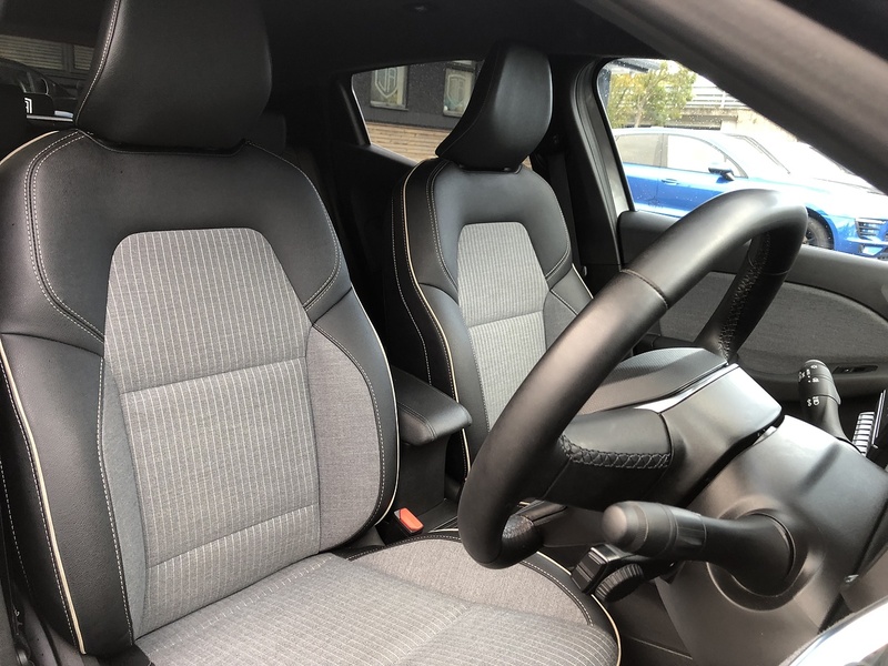 Renault Clio TCe techno - U1830