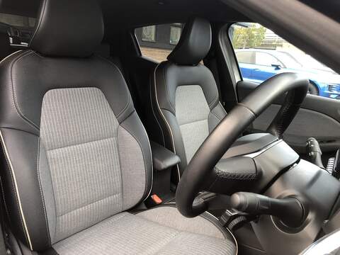 Renault Clio TCe techno - U1830