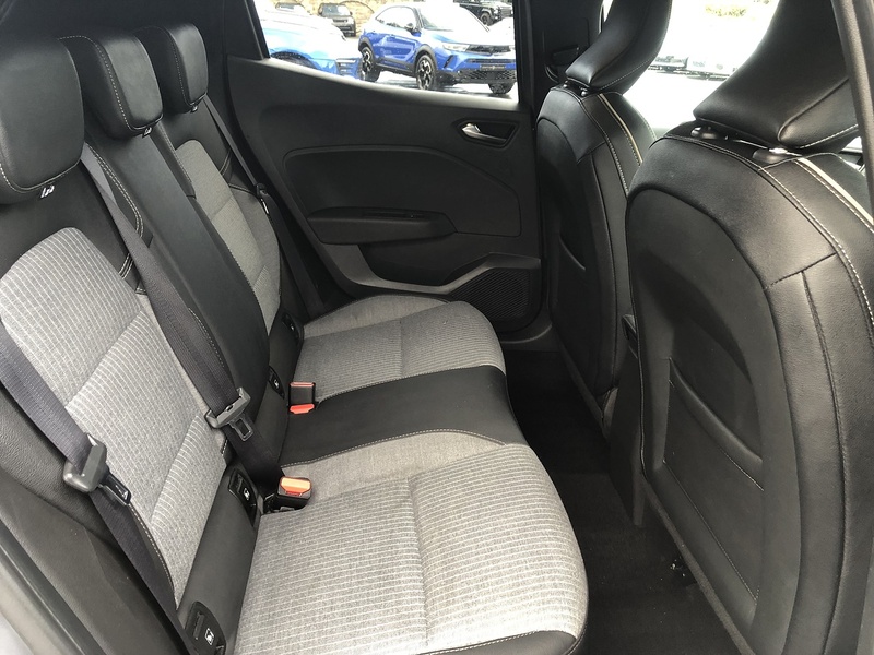 Renault Clio TCe techno - U1830