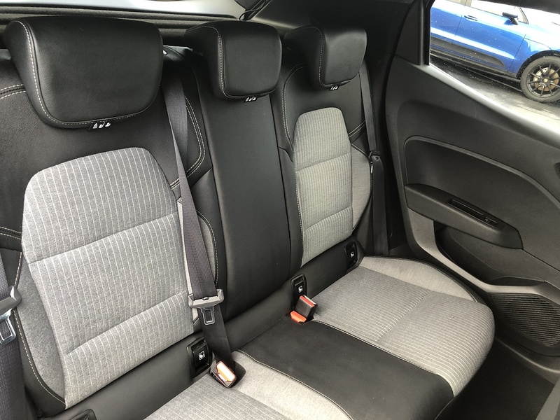 Renault Clio TCe techno - U1830