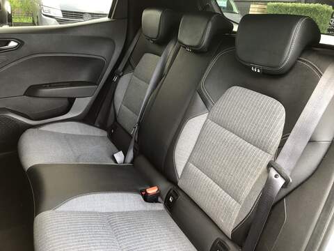 Renault Clio TCe techno - U1830