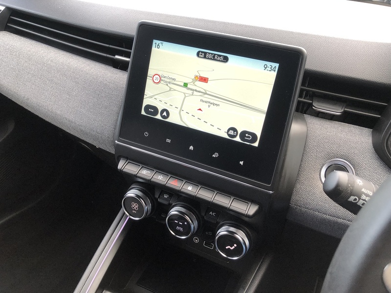 Renault Clio TCe techno - U1830