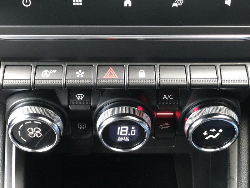 Renault Clio TCe techno - U1830