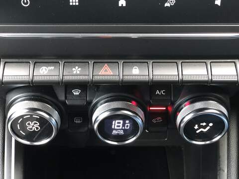 Renault Clio TCe techno - U1830