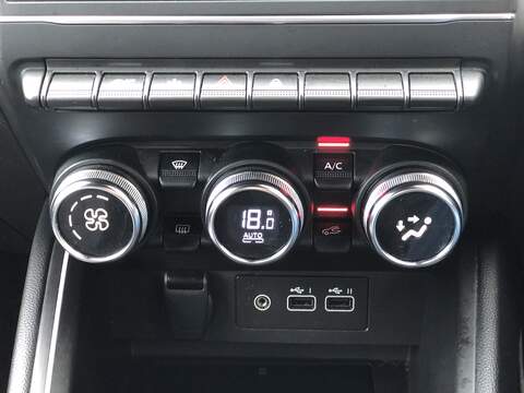 Renault Clio TCe techno - U1830