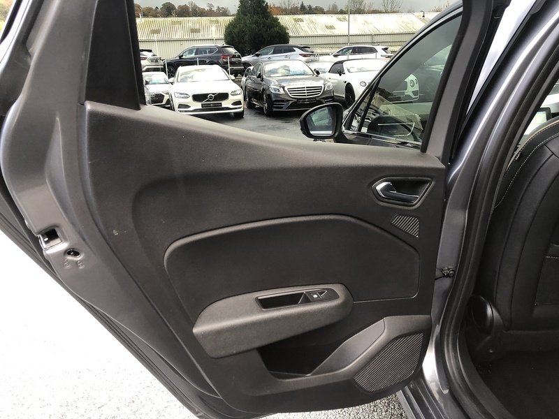 Renault Clio TCe techno - U1830