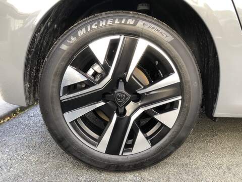 Peugeot 208 PureTech Allure - U1832