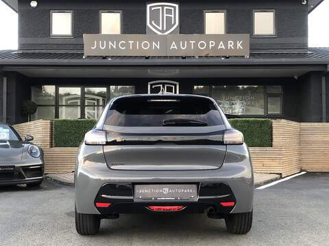 Peugeot 208 PureTech Allure - U1832