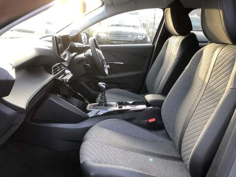 Peugeot 208 PureTech Allure - U1832