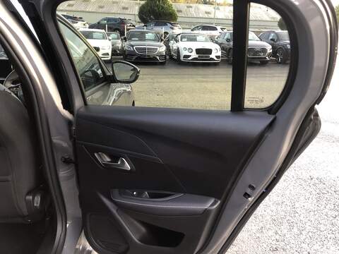 Peugeot 208 PureTech Allure - U1832