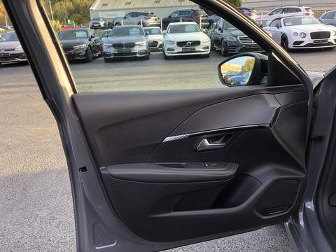 Peugeot 208 PureTech Allure - U1832