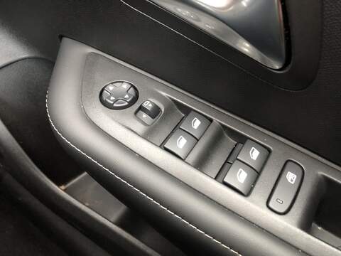 Peugeot 208 PureTech Allure - U1832