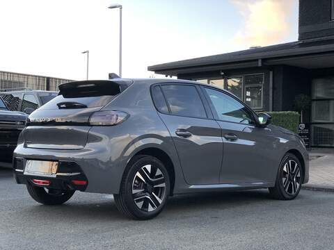 Peugeot 208 PureTech Allure - U1832