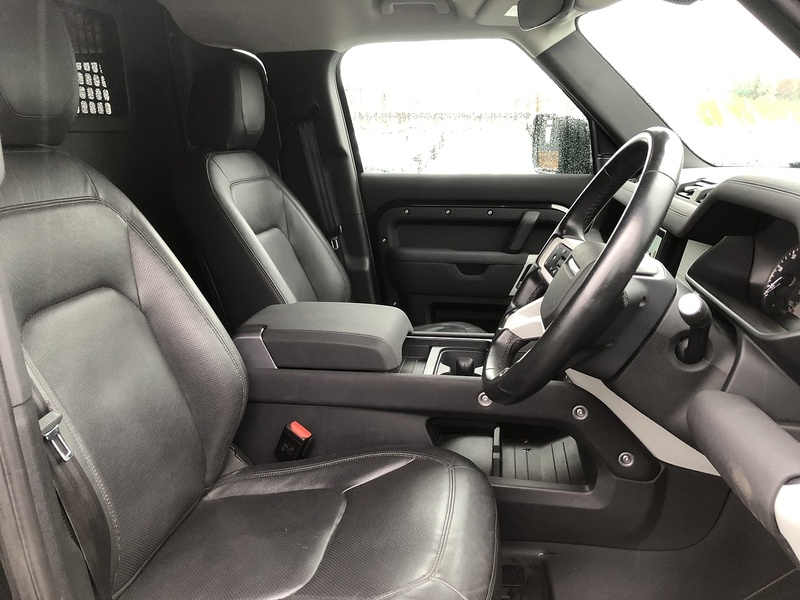 Land Rover Defender 110 D250 MHEV S - U1854