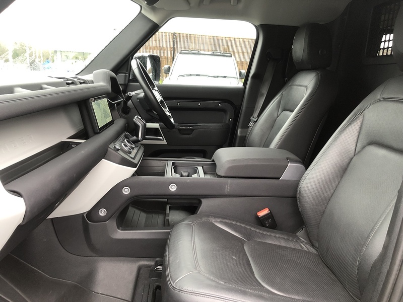 Land Rover Defender 110 D250 MHEV S - U1854