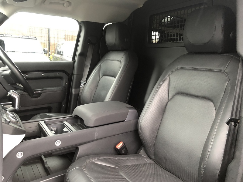 Land Rover Defender 110 D250 MHEV S - U1854