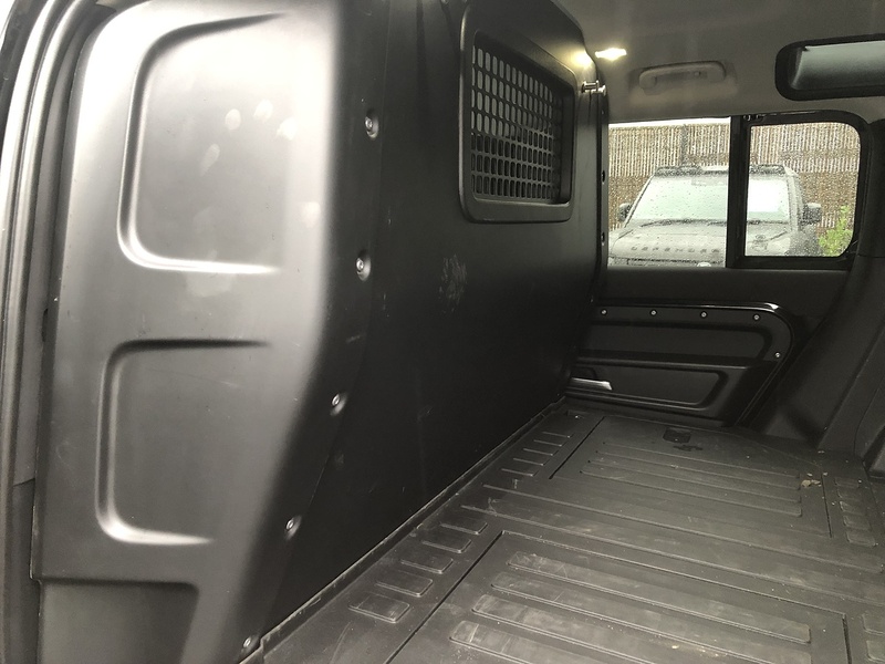 Land Rover Defender 110 D250 MHEV S - U1854