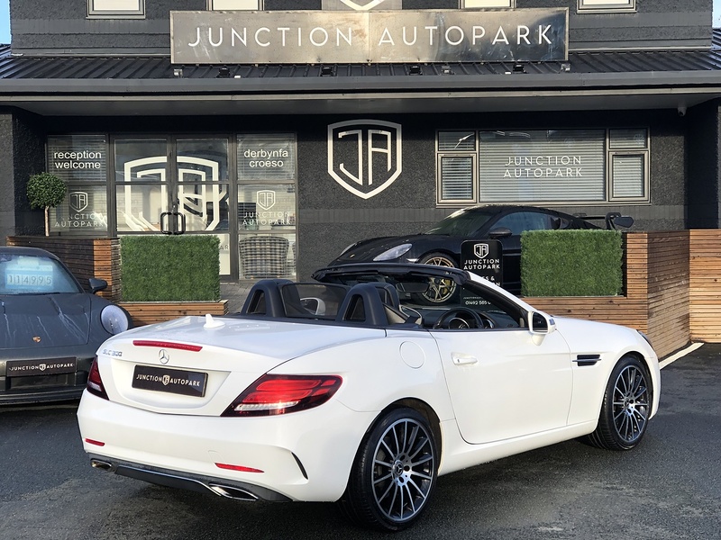 Mercedes-Benz SLC SLC300 AMG Line - U1871