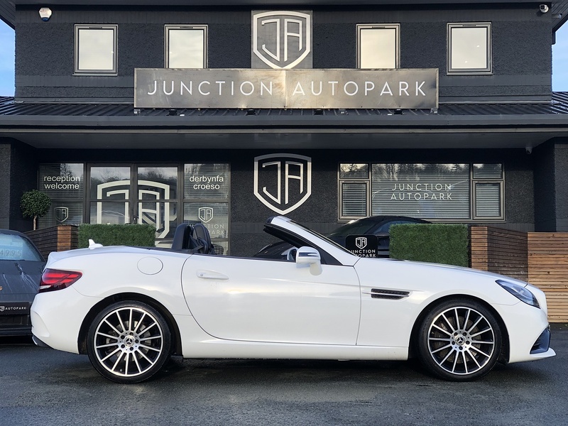 Mercedes-Benz SLC SLC300 AMG Line - U1871