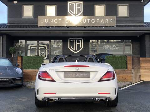 Mercedes-Benz SLC SLC300 AMG Line - U1871