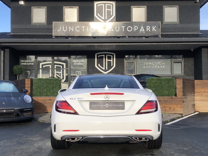 Mercedes-Benz SLC SLC300 AMG Line - U1871