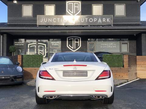 Mercedes-Benz SLC SLC300 AMG Line - U1871