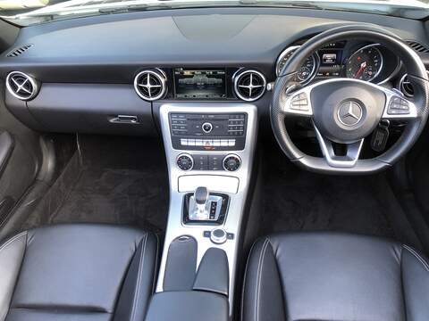 Mercedes-Benz SLC SLC300 AMG Line - U1871