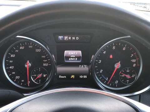 Mercedes-Benz SLC SLC300 AMG Line - U1871