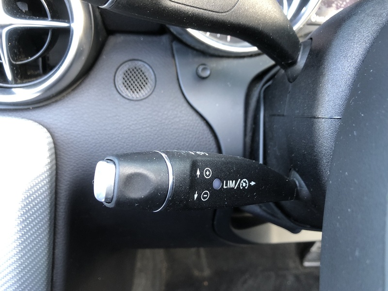 Mercedes-Benz SLC SLC300 AMG Line - U1871