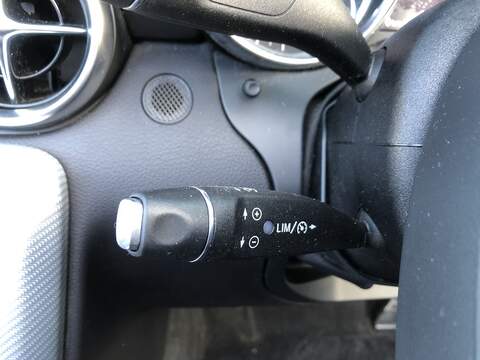 Mercedes-Benz SLC SLC300 AMG Line - U1871