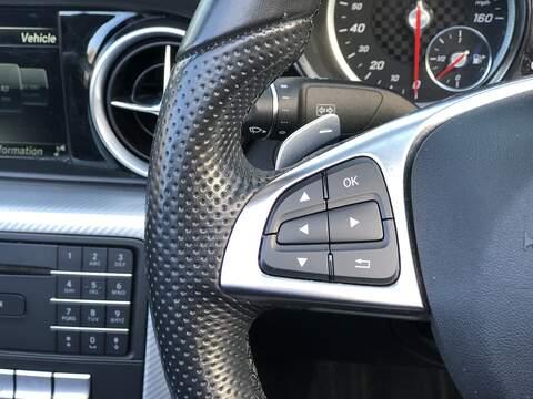 Mercedes-Benz SLC SLC300 AMG Line - U1871