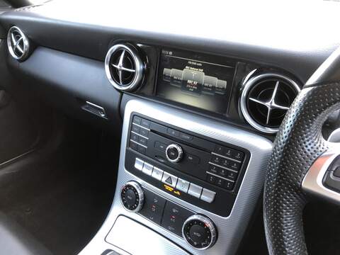 Mercedes-Benz SLC SLC300 AMG Line - U1871