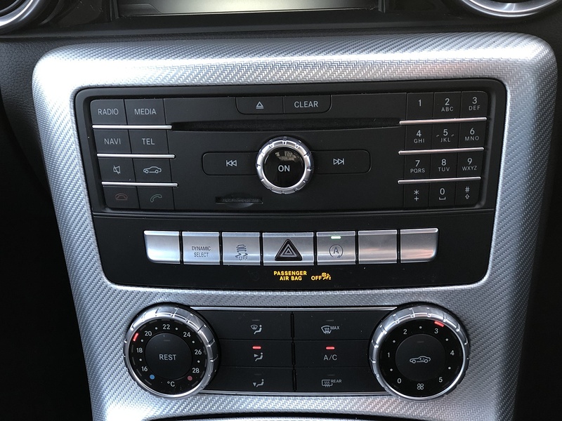 Mercedes-Benz SLC SLC300 AMG Line - U1871