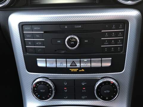 Mercedes-Benz SLC SLC300 AMG Line - U1871