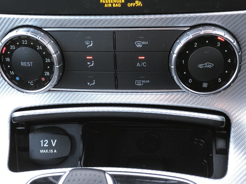 Mercedes-Benz SLC SLC300 AMG Line - U1871