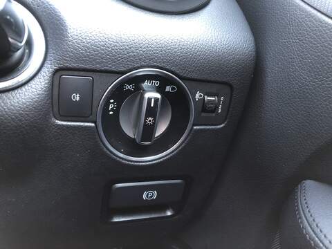 Mercedes-Benz SLC SLC300 AMG Line - U1871