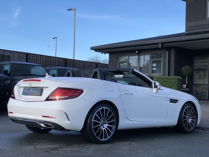 Mercedes-Benz SLC SLC300 AMG Line - U1871