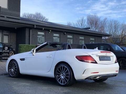 Mercedes-Benz SLC SLC300 AMG Line - U1871