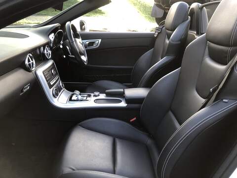 Mercedes-Benz SLC SLC300 AMG Line - U1871