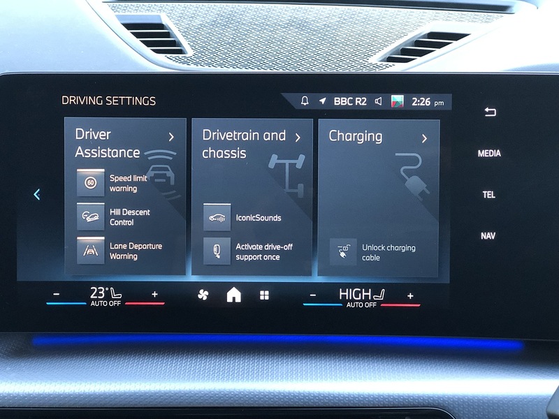 BMW iX2 30 M Sport - U1872