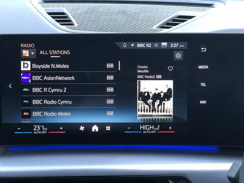 BMW iX2 30 M Sport - U1872