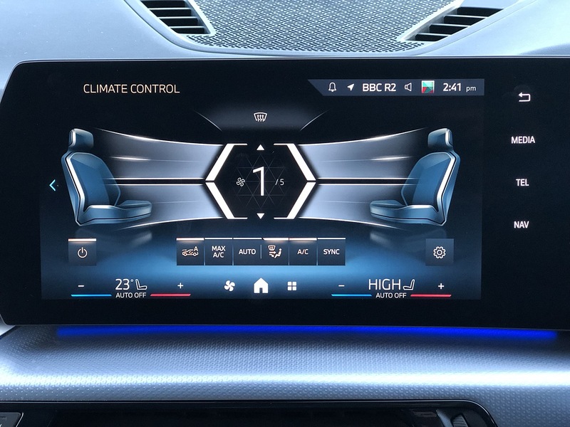 BMW iX2 30 M Sport - U1872