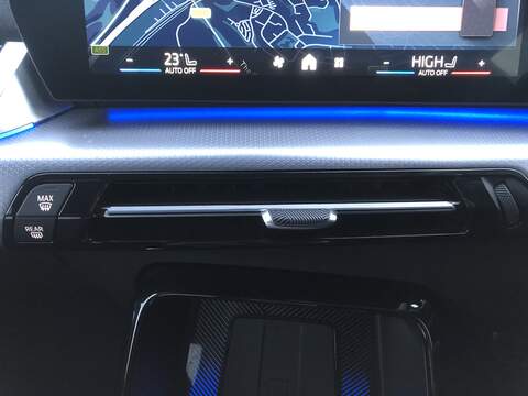 BMW iX2 30 M Sport - U1872