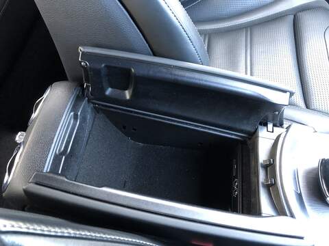 Mercedes-Benz C Class C63 V8 BiTurbo AMG - U1886