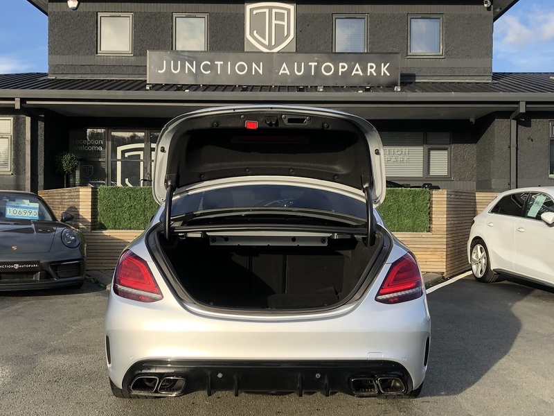 Mercedes-Benz C Class C63 V8 BiTurbo AMG - U1886