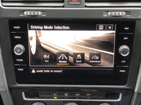 Volkswagen Golf TSI BlueMotion Tech SE Nav - U1887